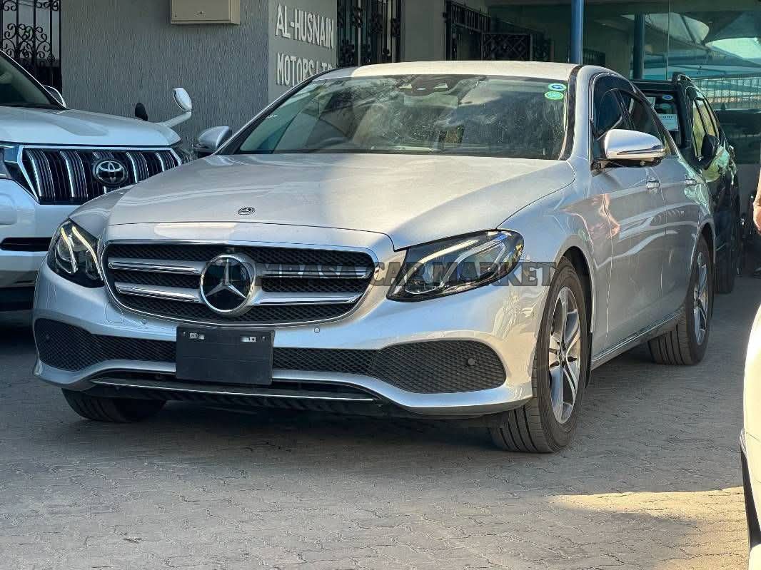 Mercedes E200