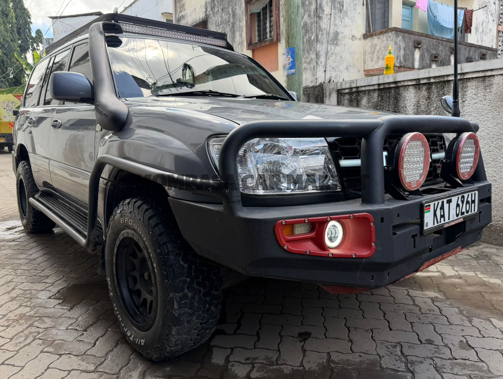 Toyota LANDCRUISER  LC100