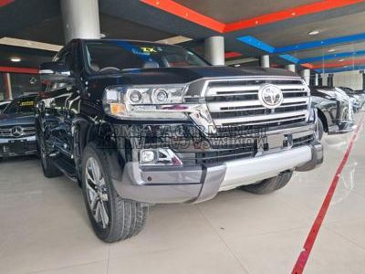 Toyota LAND CRUISER V8 ZX