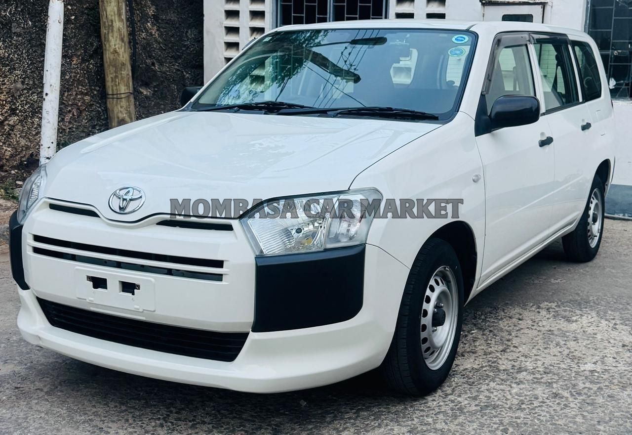 Toyota Probox DX Comfort