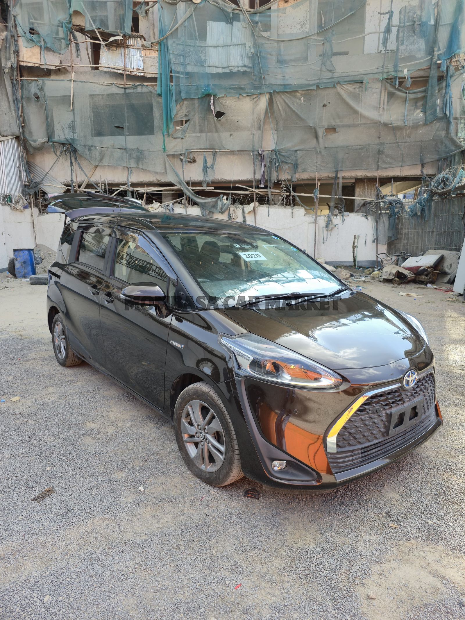 Toyota Sienta Hybrid