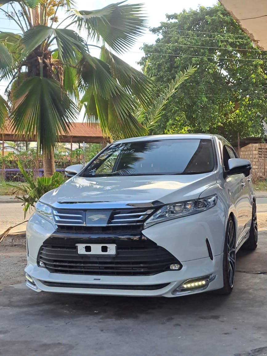 Toyota Harrier hybrid