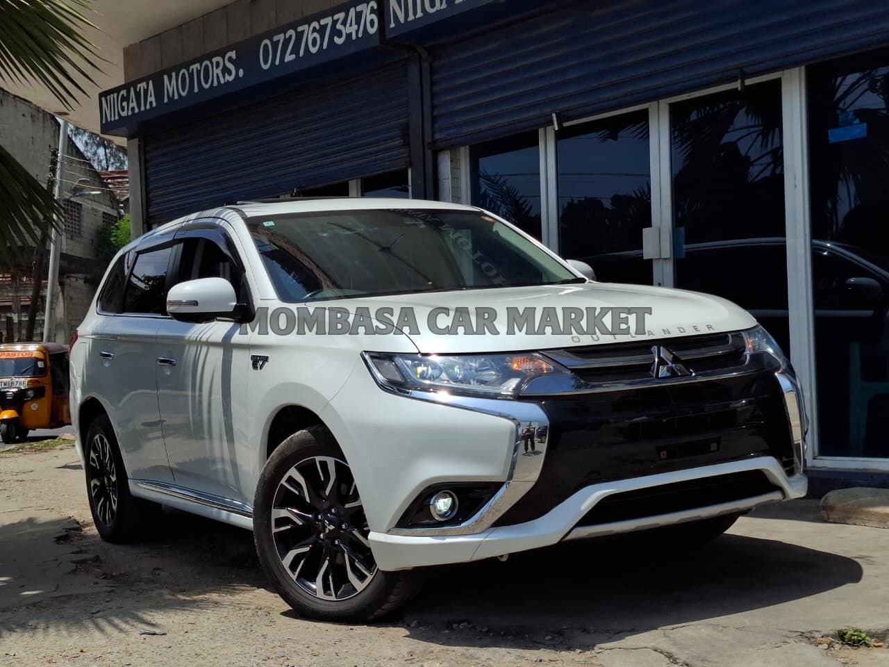 Mitsubishi OUTLANDER PHEV