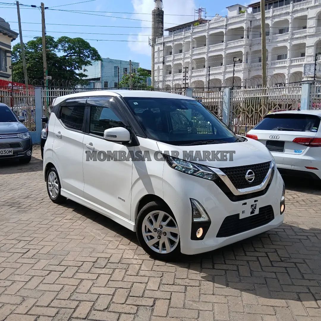 Nissan Dayz HIGHWAYSTAR