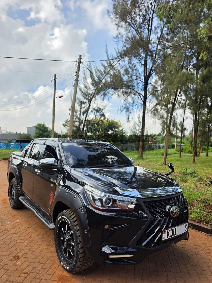 Toyota Hilux Double Cab