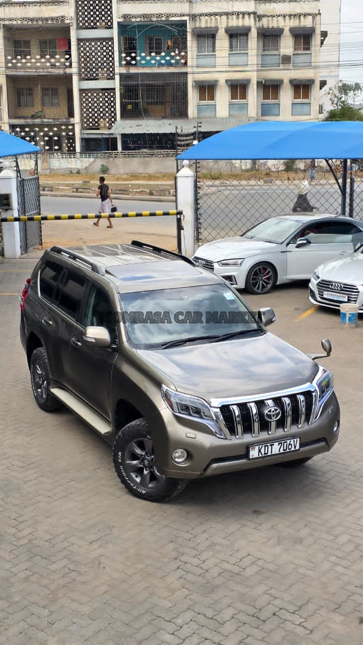 Toyota Land Cruiser Prado VXL