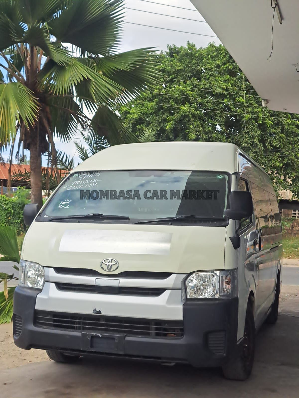 Toyota Hiace 9L