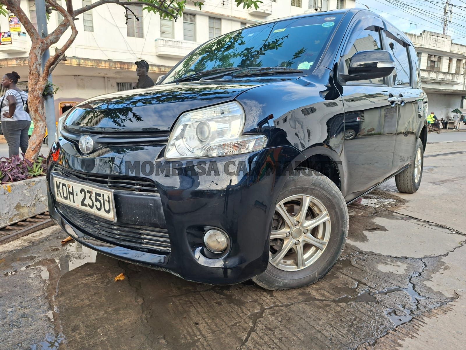 Toyota Sienta Non Hybrid