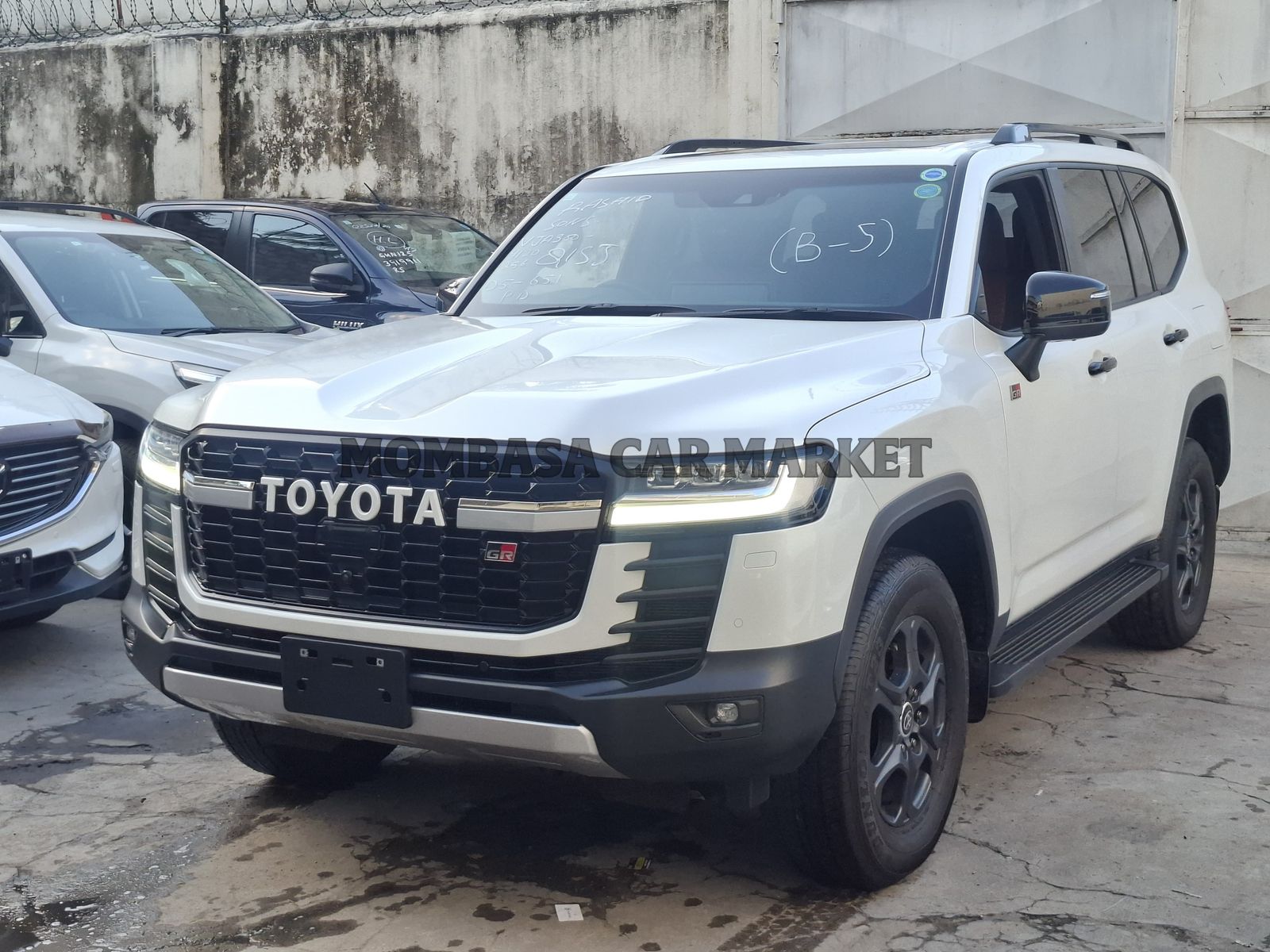 Toyota Land Cruiser LC300 GR Sport
