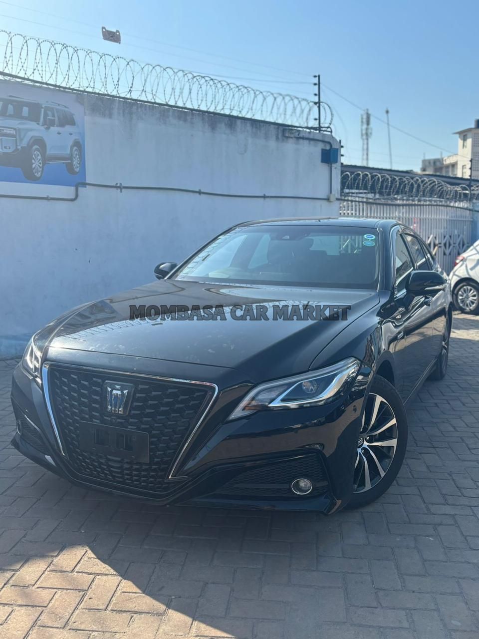 Toyota Crown RS HYBRID