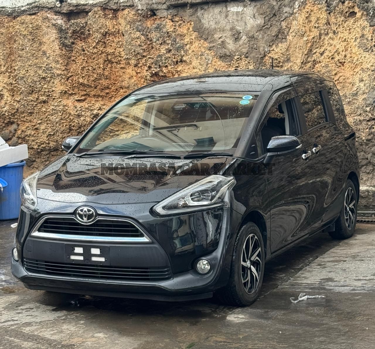 Toyota Sienta G QUERO