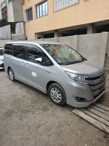 Toyota NOAH HYBRID