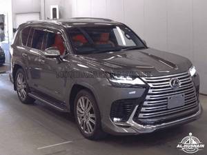 Lexus LX600