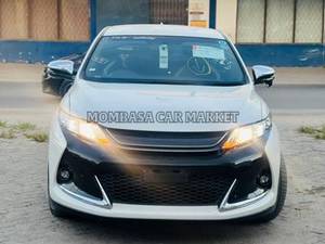 Toyota Harrier GS' grade