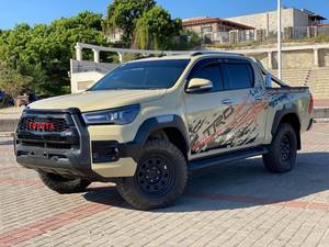 Toyota HILUX DOUBLE CABIN Hi-RIDER