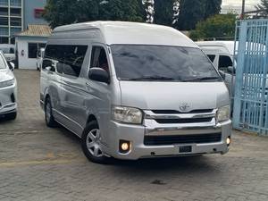 Toyota Hiace 9L