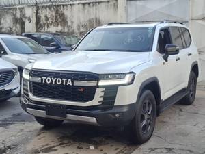 Toyota Land Cruiser LC300 GR Sport