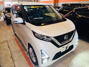 Nissan Dayz HIGHWAYSTAR
