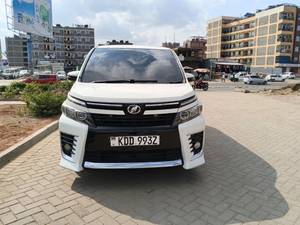 Toyota voxy hybrid