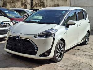 Toyota Sienta Hybrid