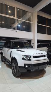 Land Rover Defender 110 SE