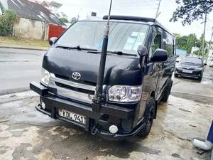 Toyota Hiace 7l