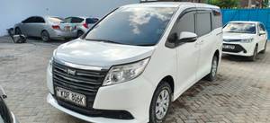 Toyota NOAH HYBRID