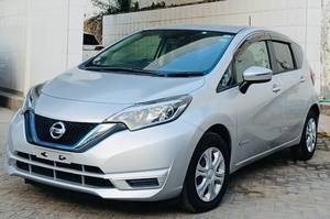 Nissan NOTE E POWER