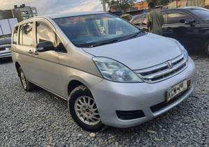 Nissan Isis