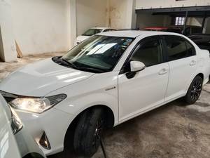 Toyota Corolla Axio Hybrid