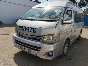 Toyota Hiace 9L