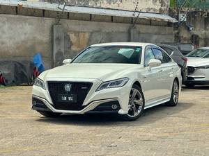 Toyota Crown RS