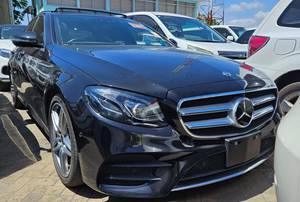 Mazda MERCEDES BENZ e200